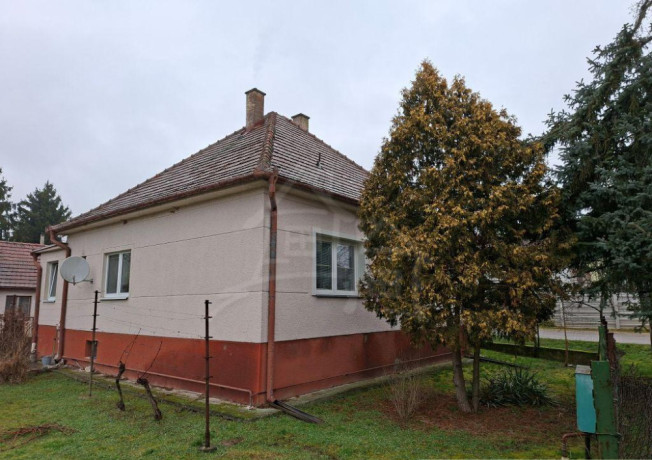 rodinny-3-izbovy-dom-v-obci-krtovce-s-18-arovym-pozemkom-big-4