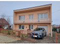 priestranny-6-izbovy-rodinny-dom-s-krbom-a-okrasnou-zahrad-small-0
