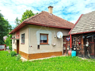 povodny-dom-velky-pozemok-ticha-ulicka-v-turisticky-oblu