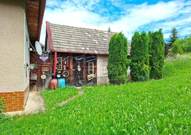 povodny-dom-velky-pozemok-ticha-ulicka-v-turisticky-oblu-big-4