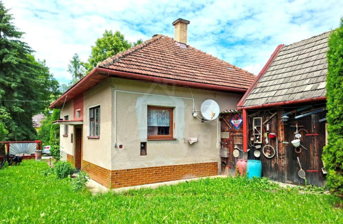 povodny-dom-velky-pozemok-ticha-ulicka-v-turisticky-oblu-big-0