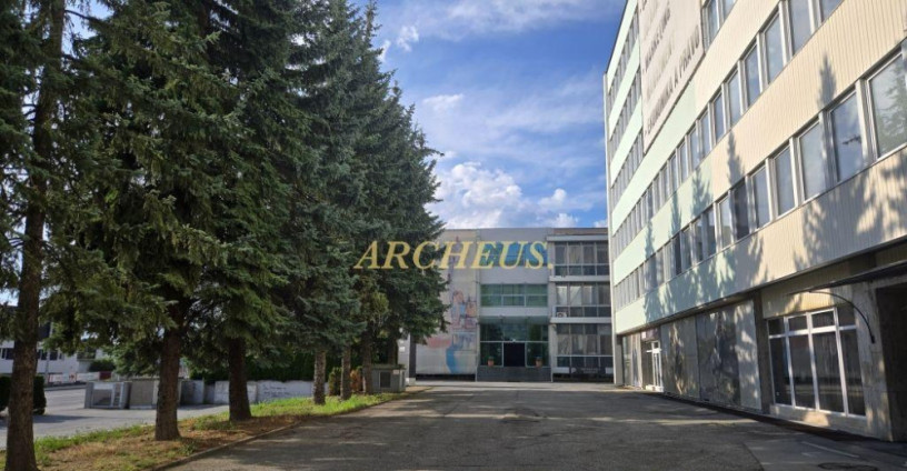 administrativna-budova-na-predaj-v-centre-presova-big-3