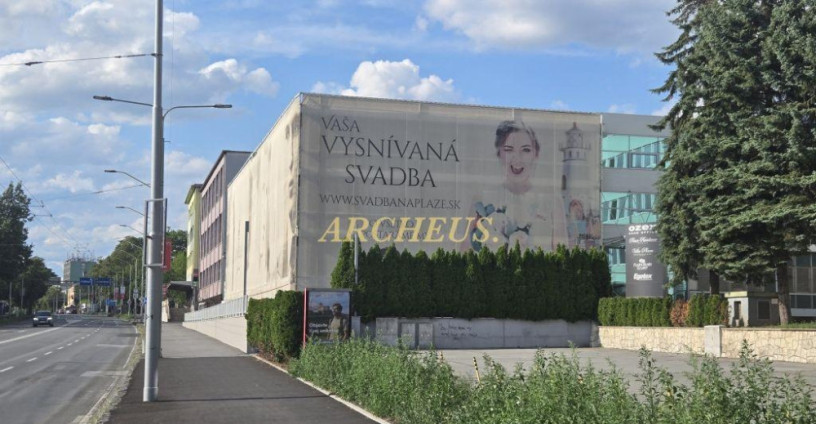 administrativna-budova-na-predaj-v-centre-presova-big-1