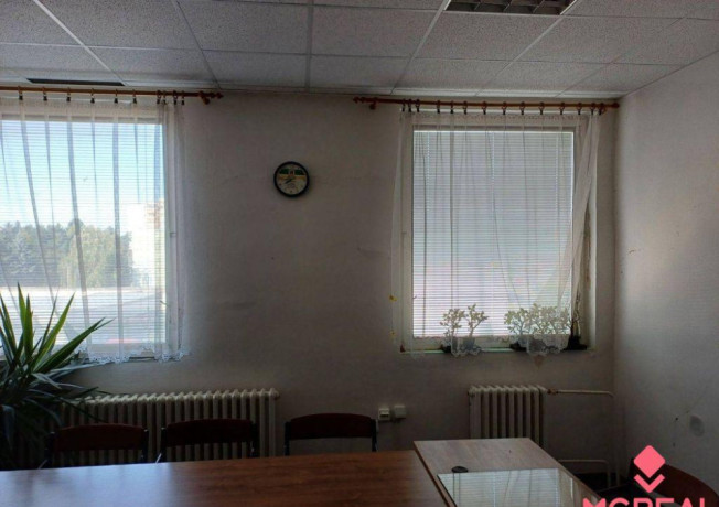 predaj-administrativnej-budovy-878-m2-v-senici-big-1
