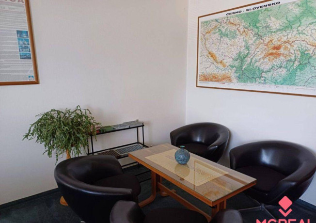 predaj-administrativnej-budovy-878-m2-v-senici-big-2