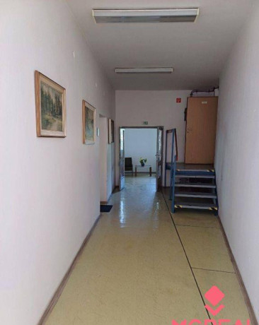 predaj-administrativnej-budovy-878-m2-v-senici-big-3