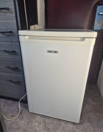 chladnicka-zanussi-big-0
