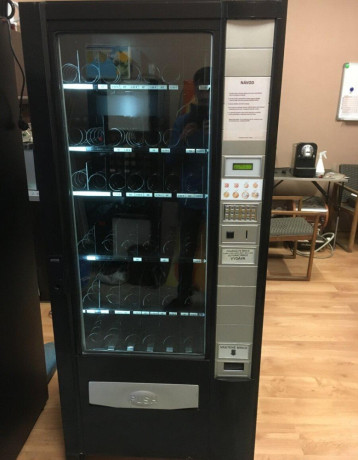 automat-na-cukrovinky-a-napoje-snack-big-1