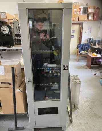 automat-na-cukrovinky-a-napoje-snack-big-3