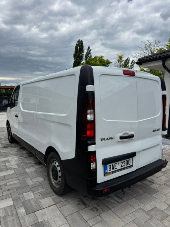 renault-trafic-l2h1-20-dci-150k-2022-big-3