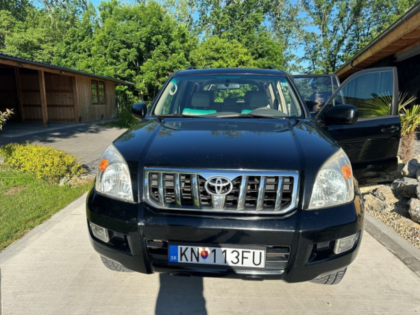 toyota-land-cruiser-cierny-big-3