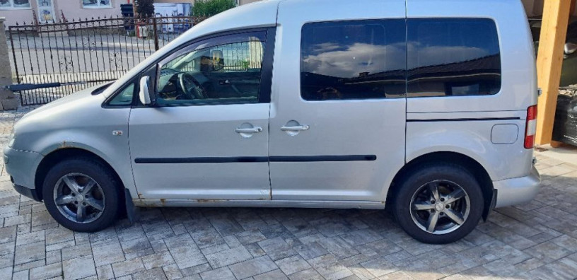 volkswagen-caddy-life-19-tdi-5m-77kw105hp-m5-big-1
