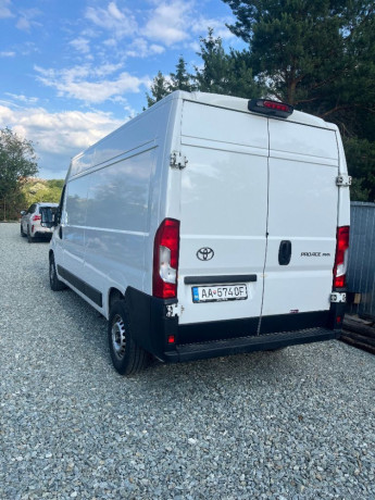 toyota-proace-max-big-1