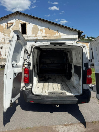 peugeot-expert-traveller-20-d-big-3