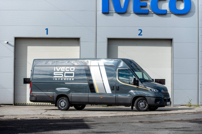 iveco-daily-35s18ha8v-16m3-l4h2-big-0