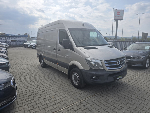 mercedes-benz-sprinter-big-1