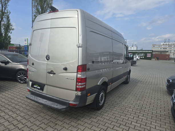 mercedes-benz-sprinter-big-2