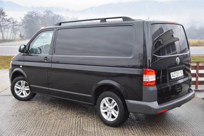 volkswagen-transporter-t5-20-tdi-lr-big-1