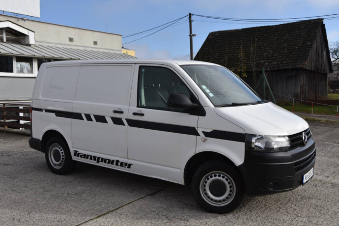 volkswagen-t5-transporter-20tdi-75kw-m5-4d-3miestne-big-3