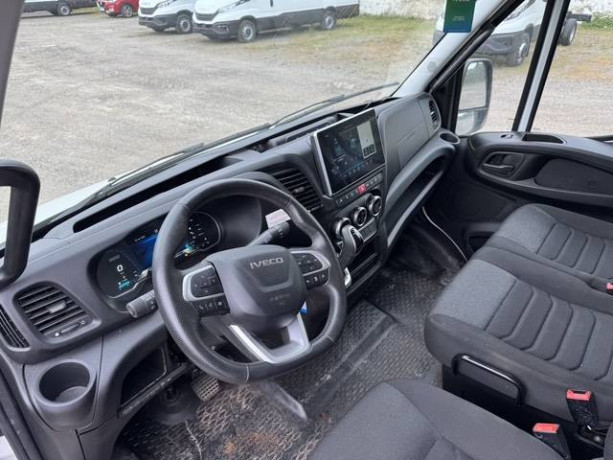 iveco-daily-35s18ha8v-16m3-l4h2-big-2