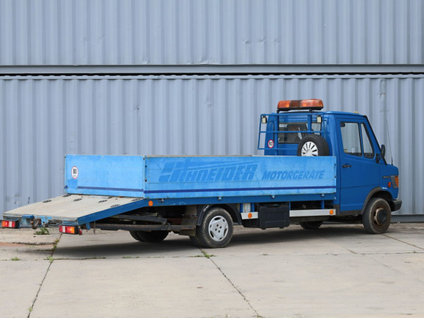 mercedes-benz-410-odtahovy-special-s-navijakem-na-dalkove-ovladani-moznost-odjimatelnych-bocnic-big-3
