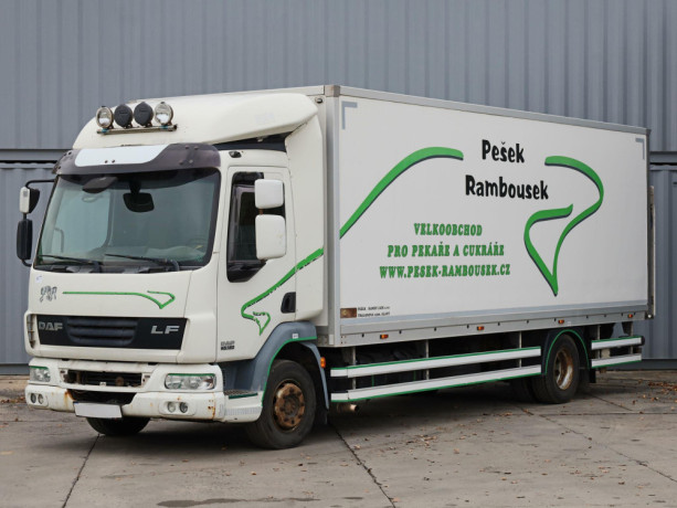 daf-lf-45180-nakladni-automobil-mrazirensky-daf-lf-45180-thermo-king-hydraulicke-celo-bar-12-tun-euro-5-eev-big-1