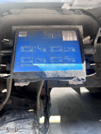renault-midlum-24018-p4x2-big-2
