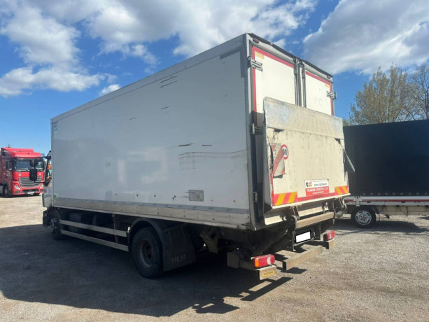 volvo-fl-240-181kw-m6-big-1