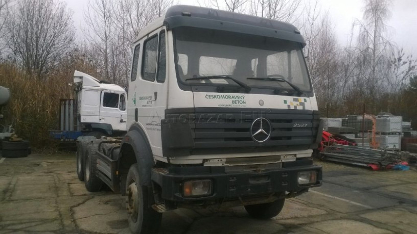 mercedes-benz-valnik-big-0