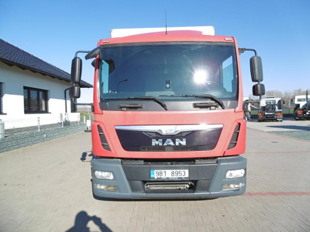 man-tgl-8220-big-0