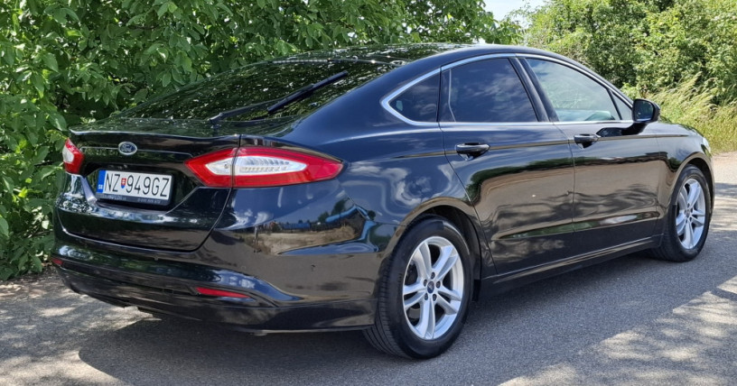 ford-mondeo-20-tdci-titanium-at6-110kw-big-2