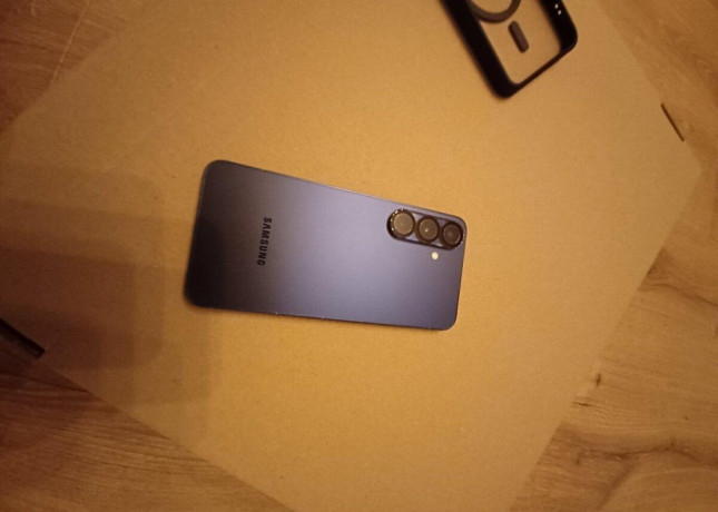 vymenim-samsung-s25-12256gb-farba-navy-big-2