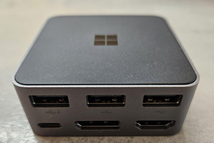 microsoft-display-dock-hd-500-big-1