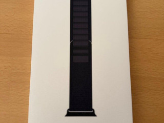 apple-watch-49mm-black-alpine-loop-m