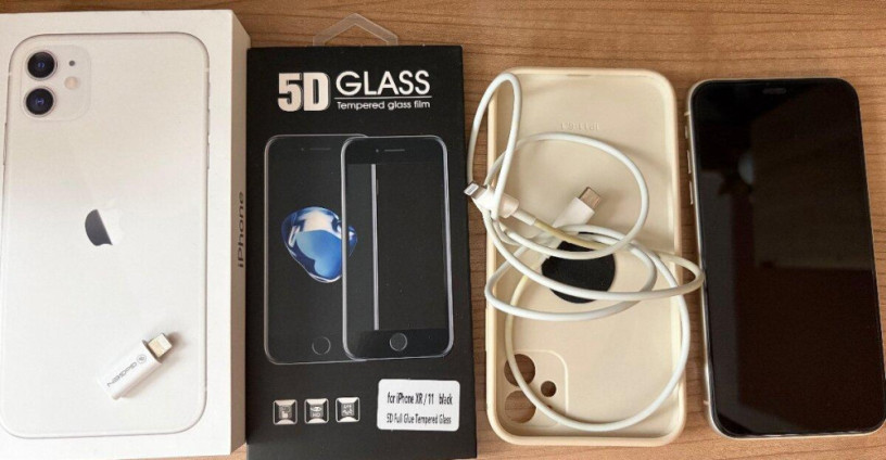 iphone-11-128gb-biely-big-2