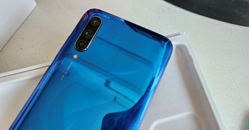 xiaomi-mi9-lite-664gb-big-2