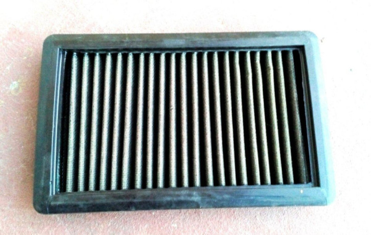 kn-vzduchovy-filter-mazda-323f-big-0