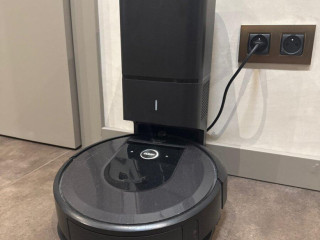 roboticky-vysavac-irobot-roomba-i7