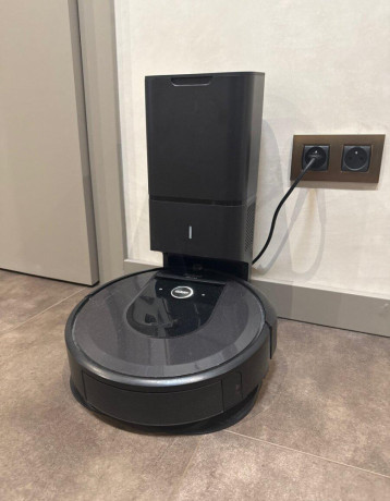 roboticky-vysavac-irobot-roomba-i7-big-0