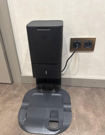 roboticky-vysavac-irobot-roomba-i7-big-1