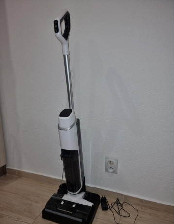 bezdrotovy-vysavac-na-mokre-a-suche-cistenie-lubluelu-big-0