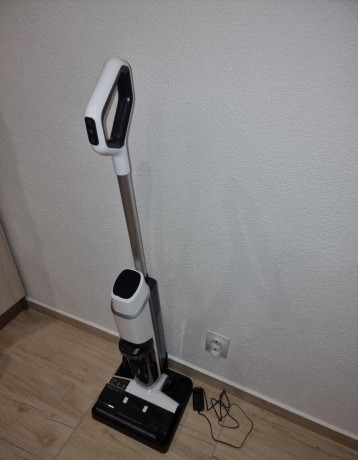 bezdrotovy-vysavac-na-mokre-a-suche-cistenie-lubluelu-big-3