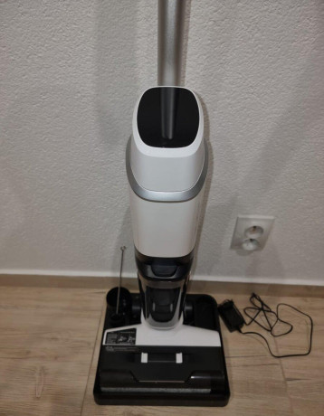 bezdrotovy-vysavac-na-mokre-a-suche-cistenie-lubluelu-big-2