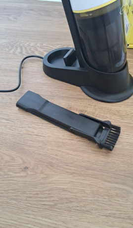 predam-rucny-vysavac-karcher-cvh3-plus-big-2