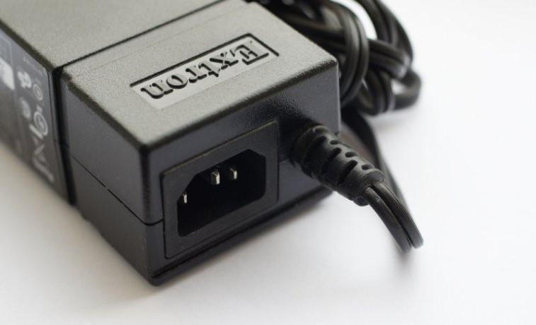 napajaci-adapter-zdroj-12v-1a-big-1