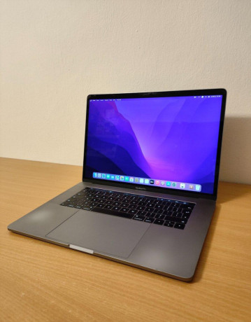 macbook-pro-15-2017-i7-16gb-256gb-big-2
