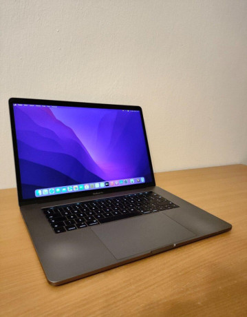macbook-pro-15-2017-i7-16gb-256gb-big-0