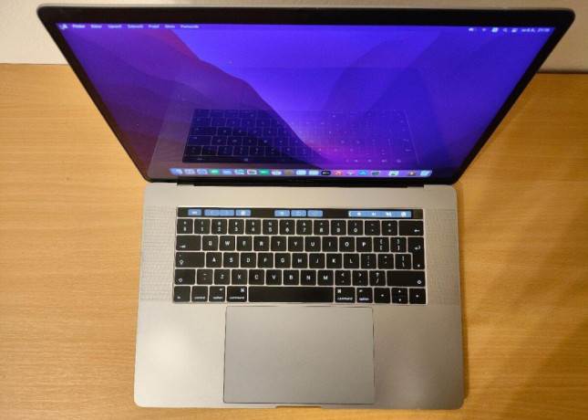 macbook-pro-15-2017-i7-16gb-256gb-big-3