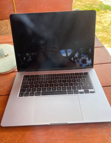 predam-macbook-air15m4-25616gb-big-0