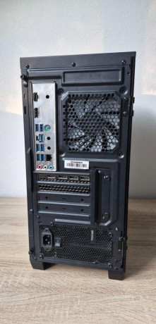 herne-pc-ryzen-5-3600xnvmenvidia-rtx5060-8gb-big-2